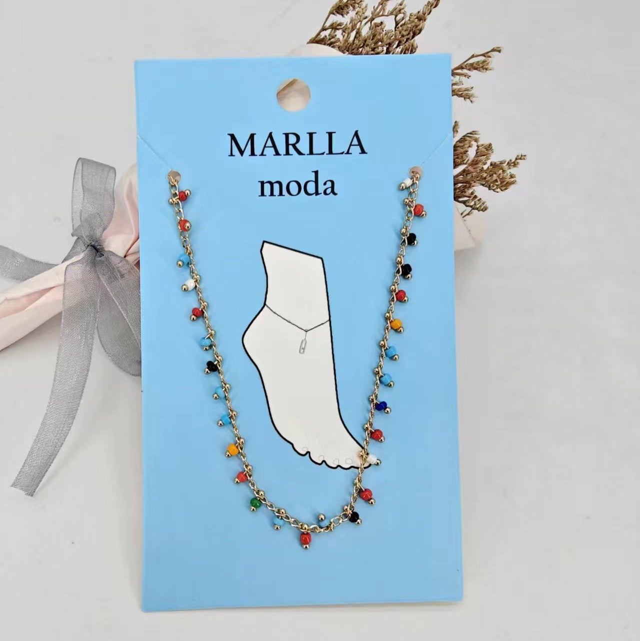 Zlatna nanožnica sa šarenim privjescima