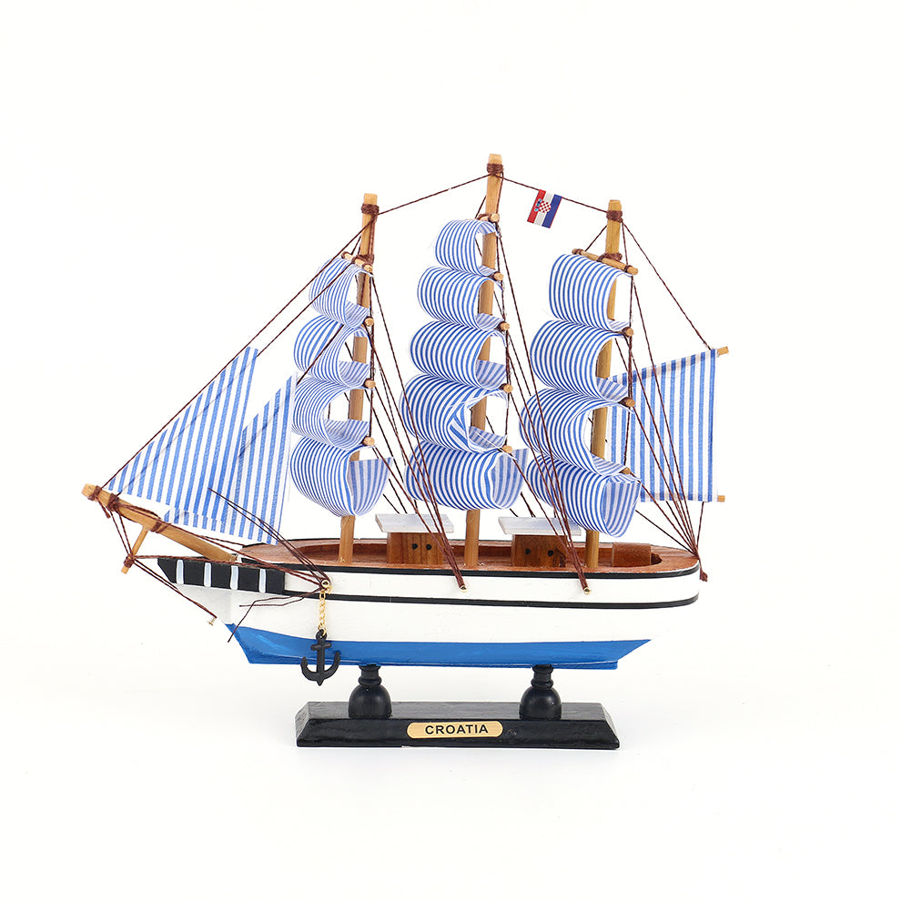 Drveni brod 24CM
