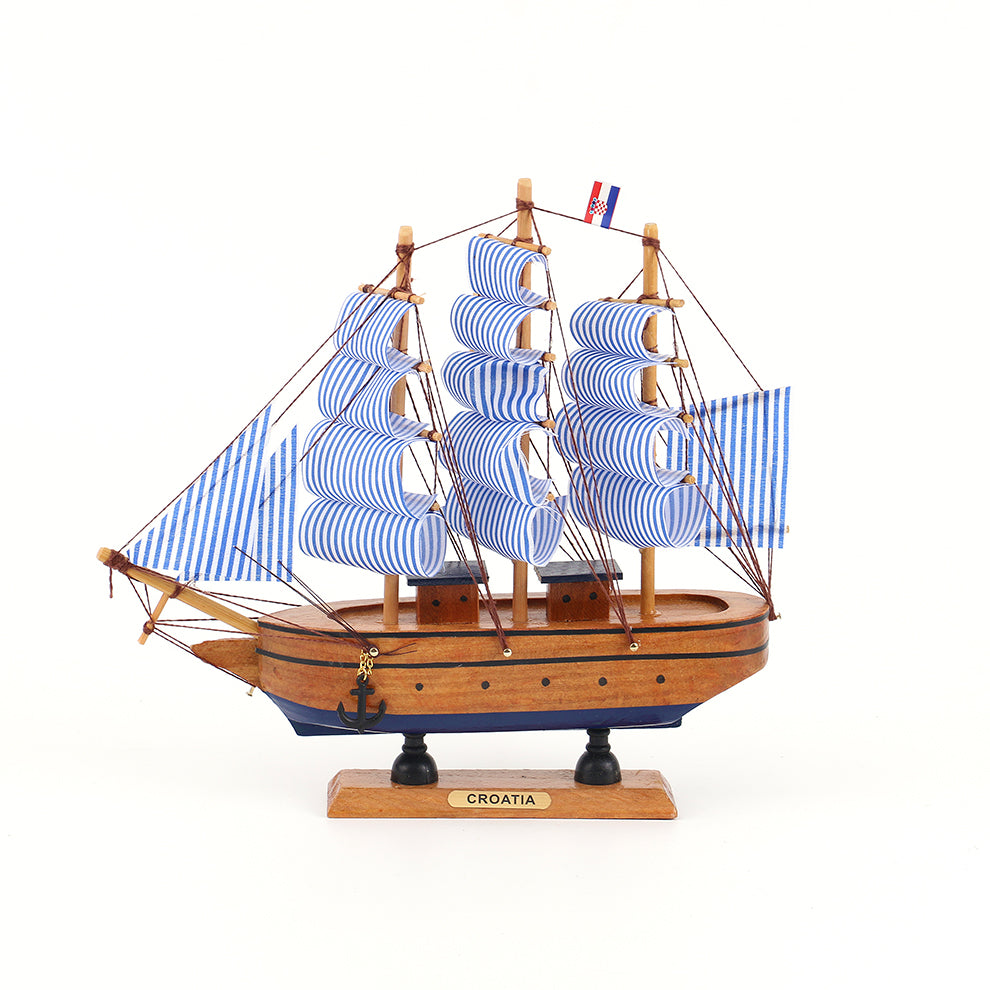 Drveni brod 24CM
