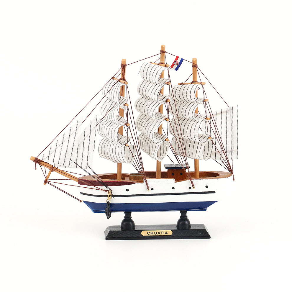 Drveni brod 24CM