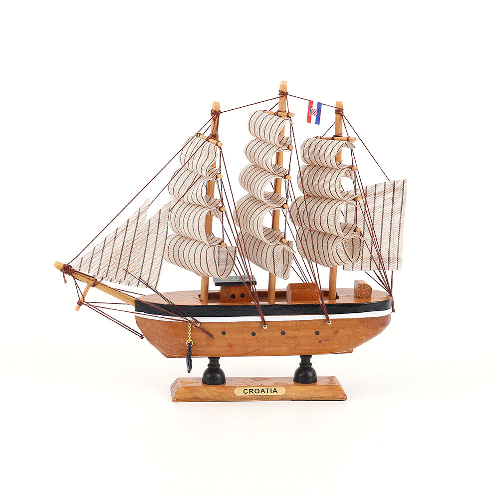 Drveni brod 24CM