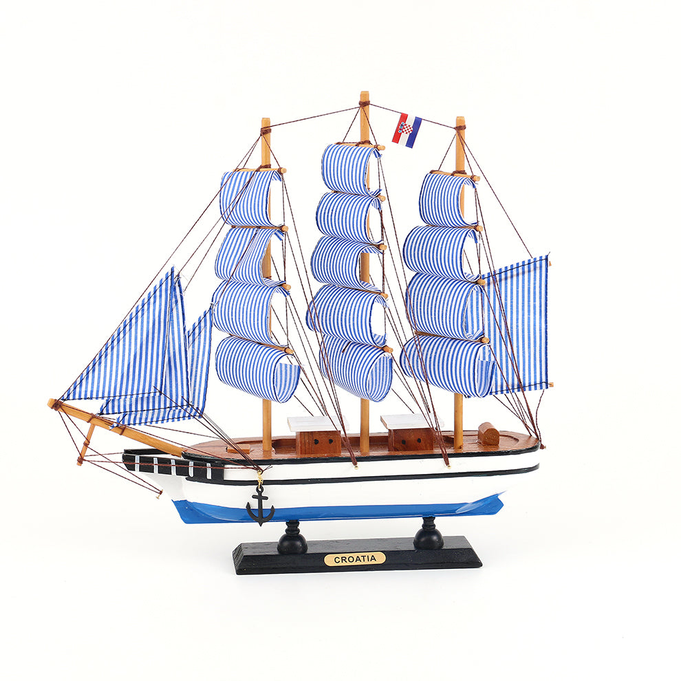 Drveni brod 34CM