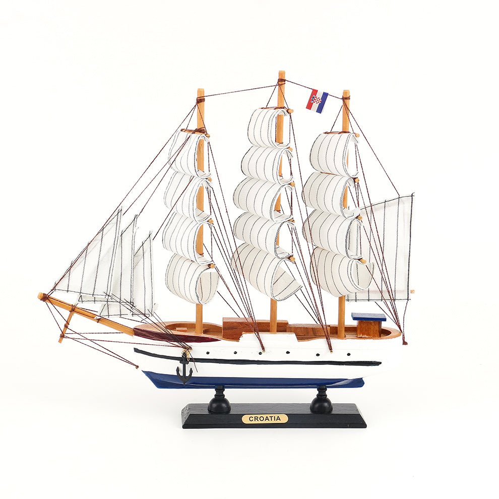 Drveni brod 34CM