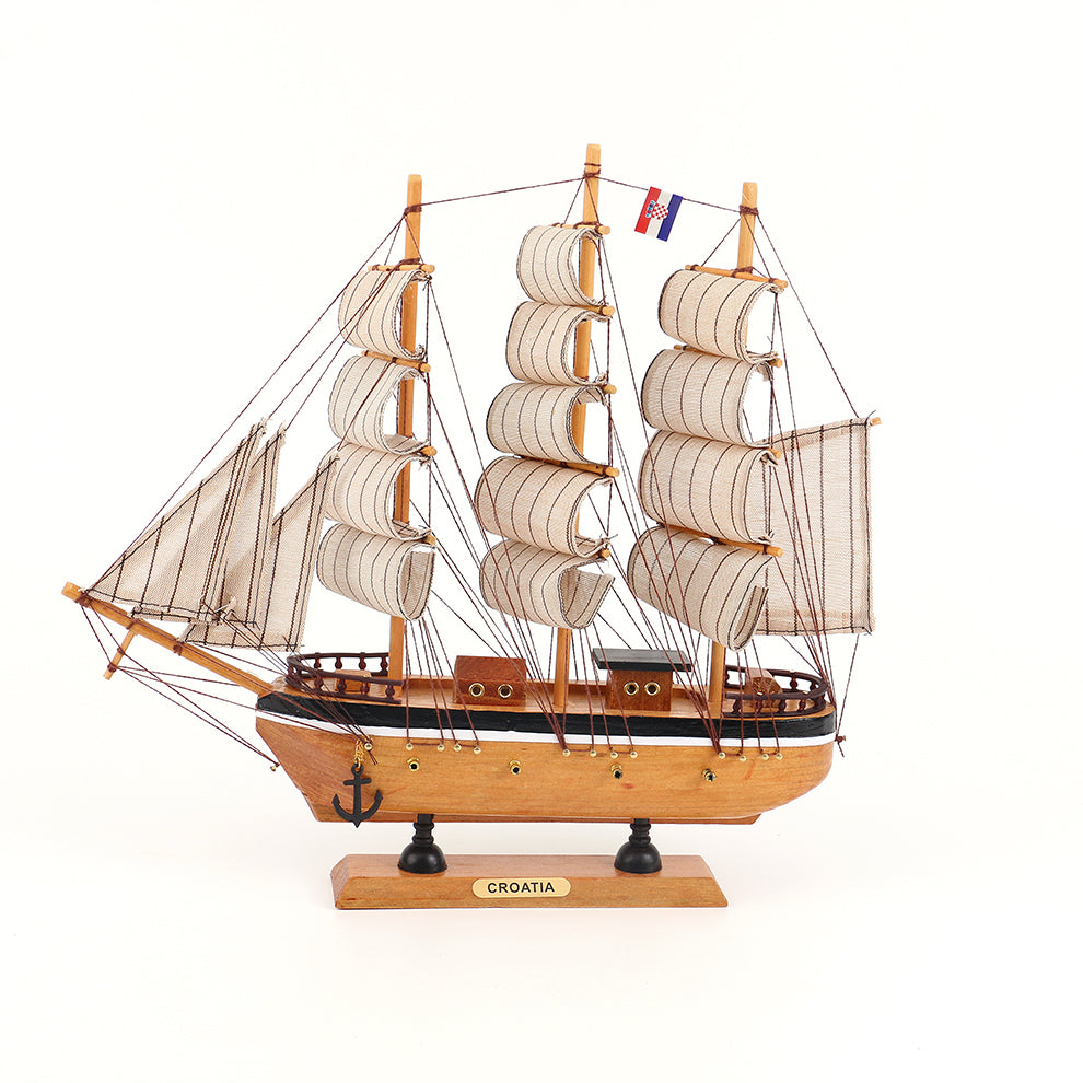Drveni brod 34CM