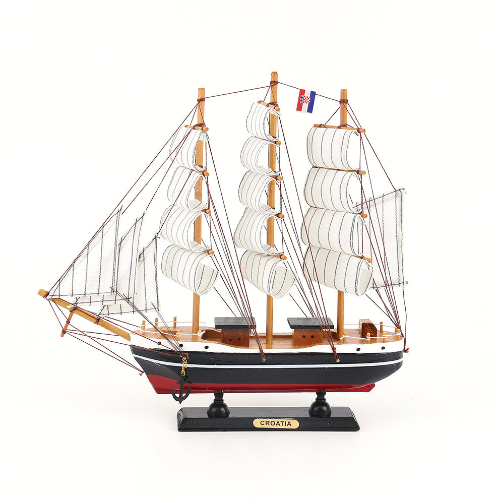 Drveni brod 34CM