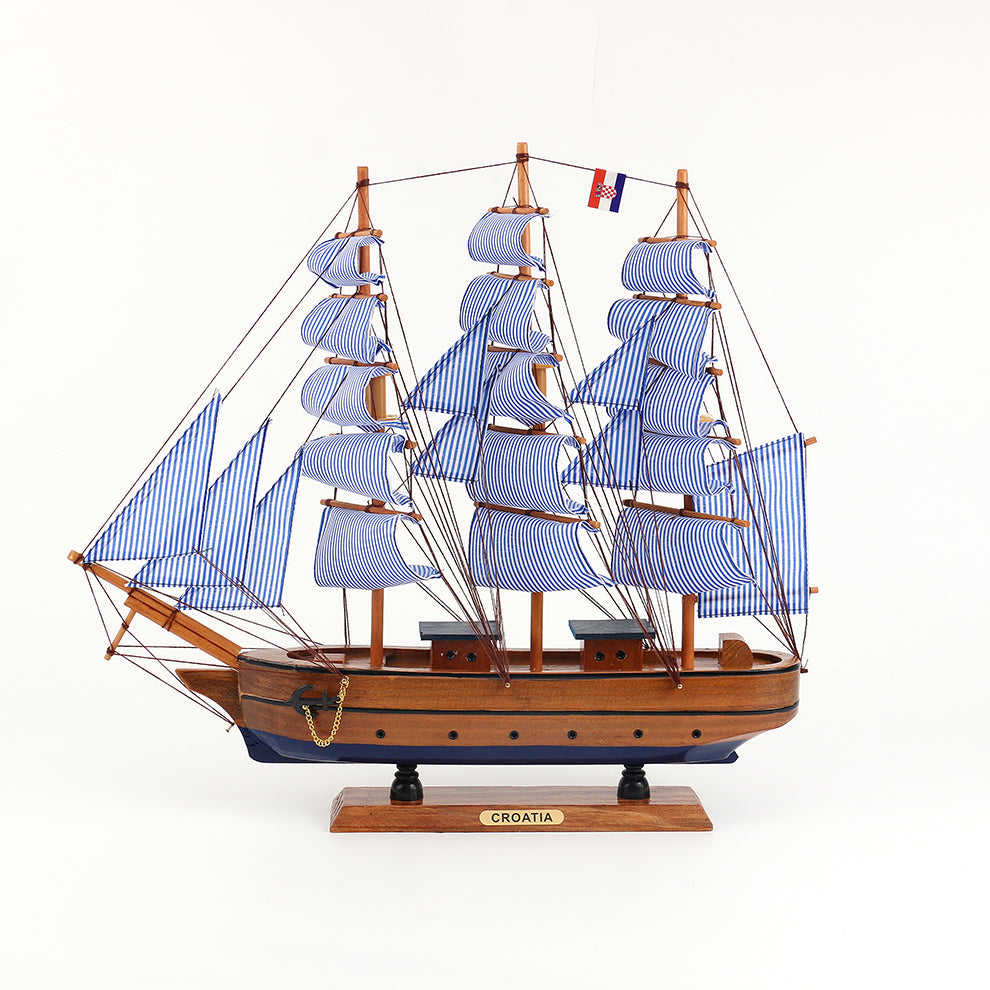 Drveni brod 50CM