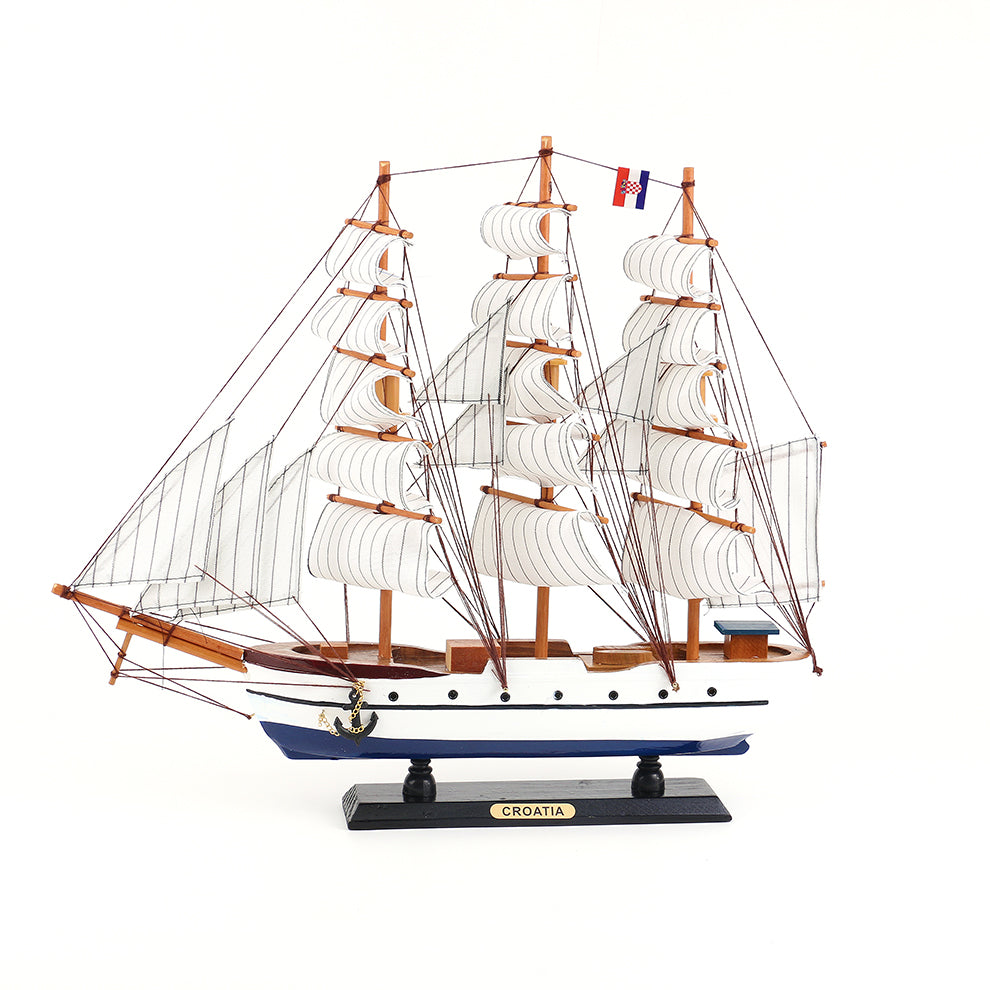 Drveni brod 50CM