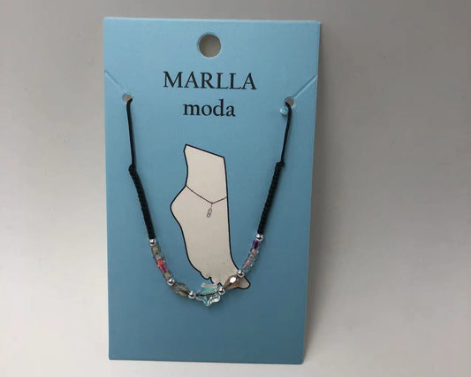Crna nanožnica s različitim perlama