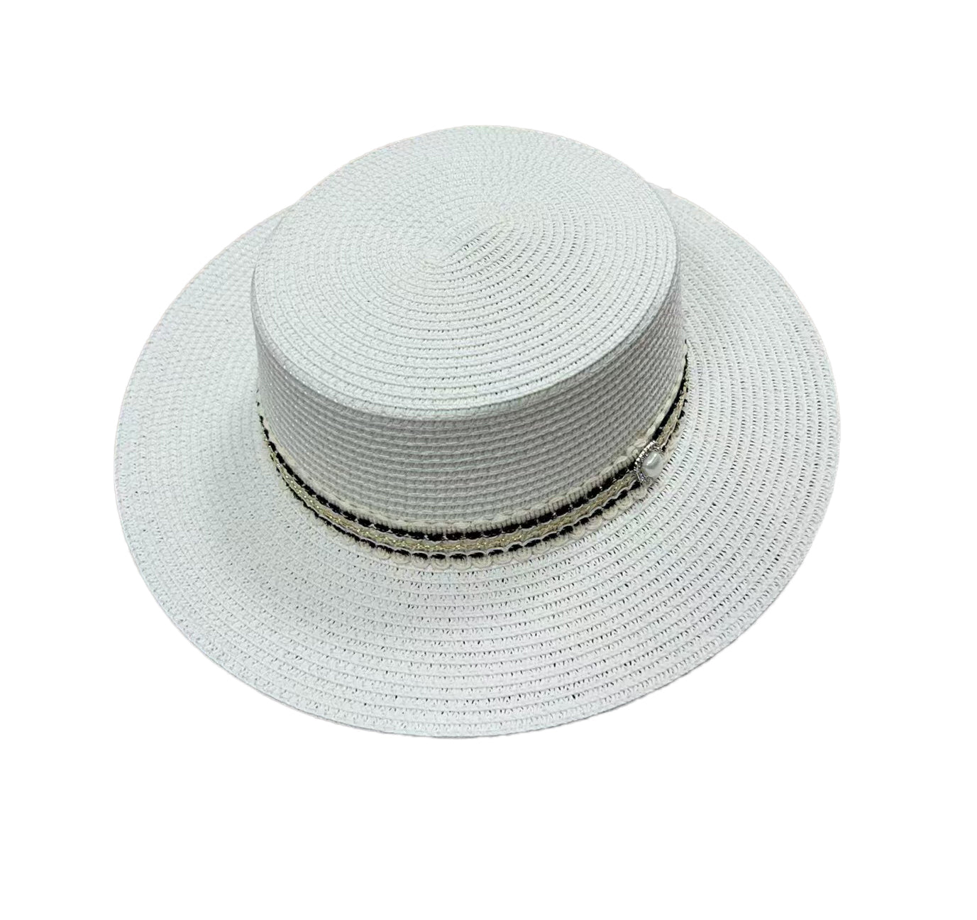 Bijeli šešir s ukrasnom trakom