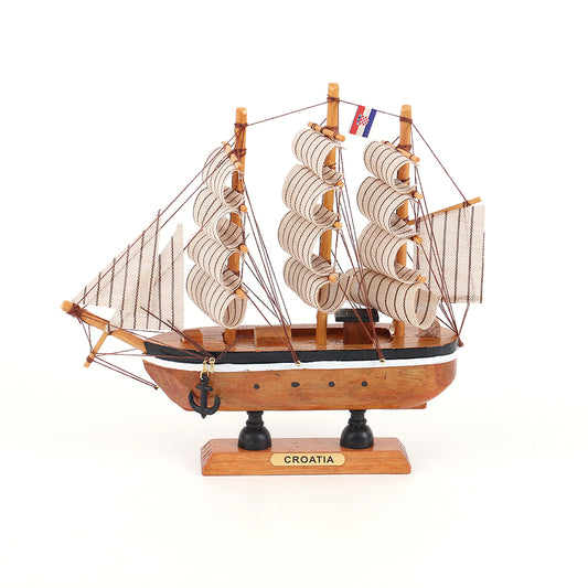 Drveni brod 20CM