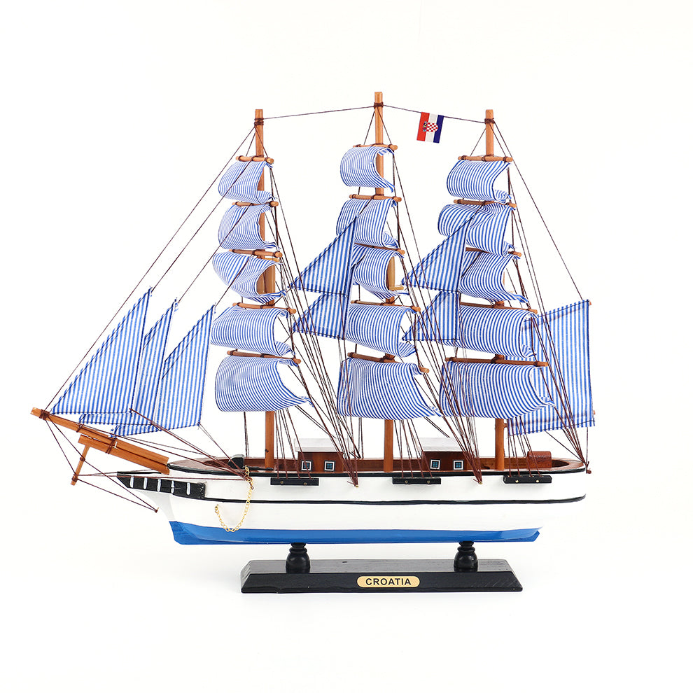 Drveni brod 50CM