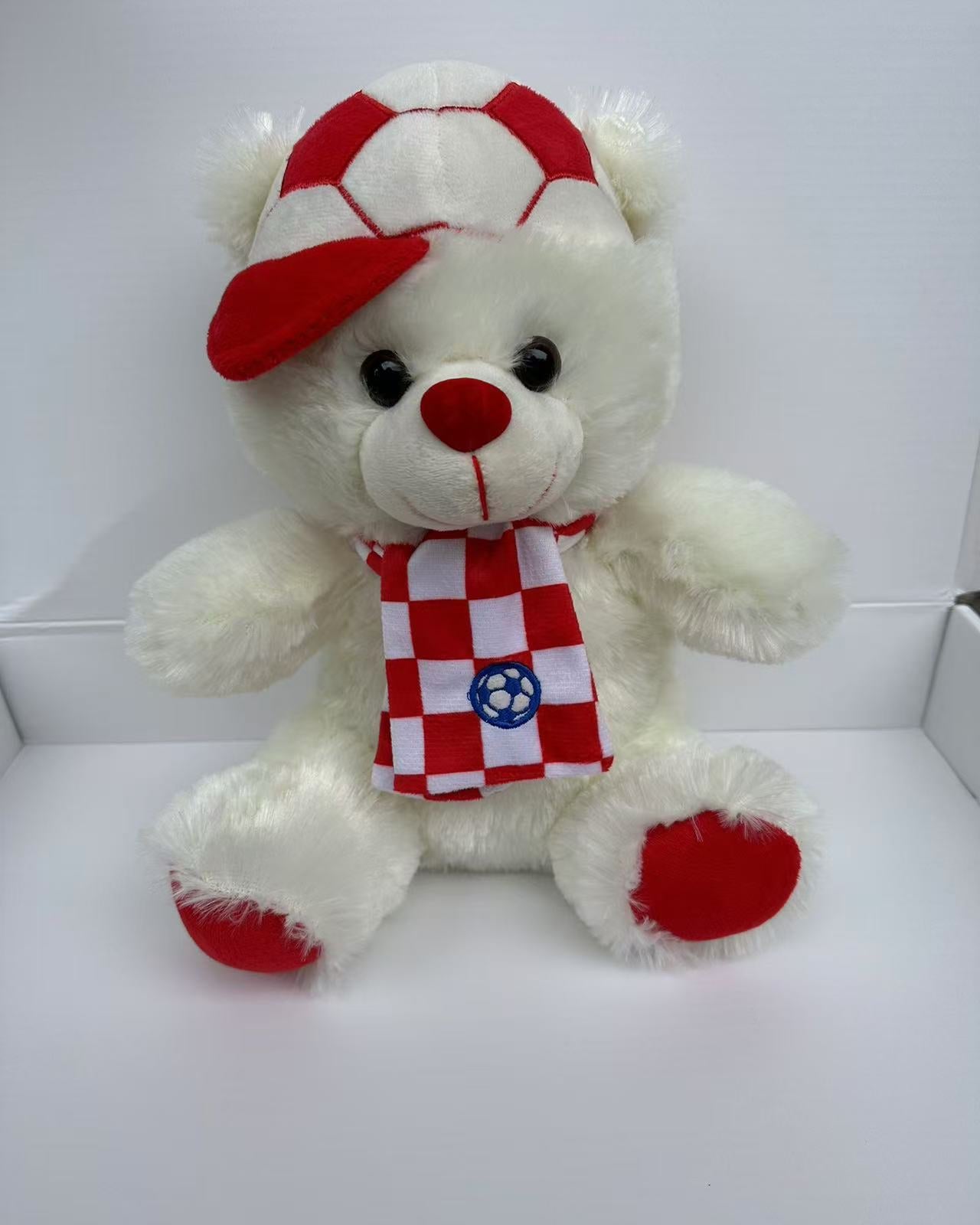 Bež navijački medo